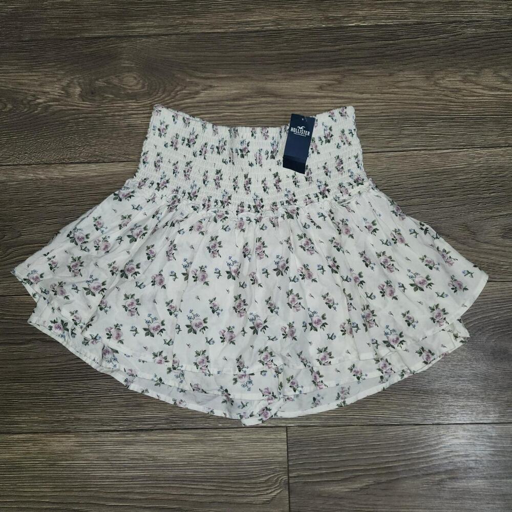 NWT Hollister white floral mini skirt women's size medium